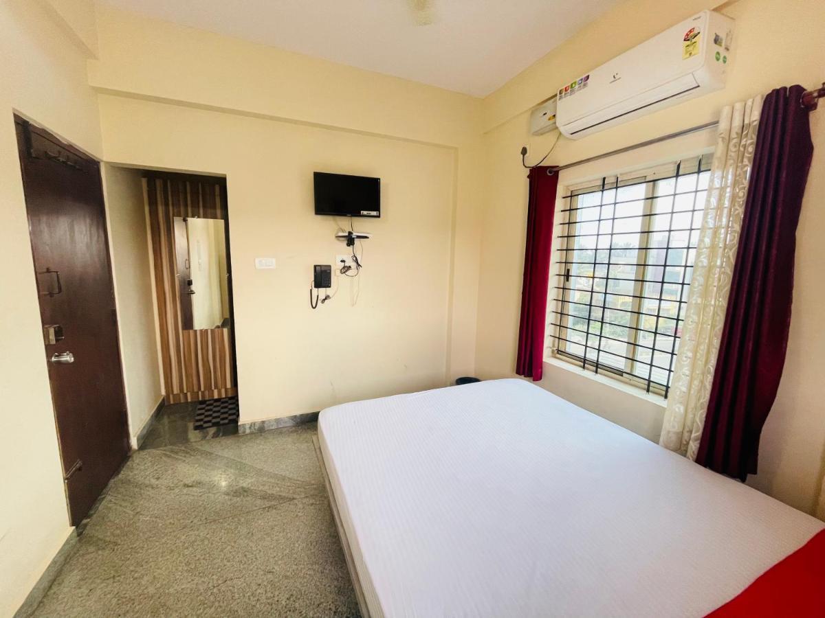 Hotel Crown Residency Mysore Esterno foto